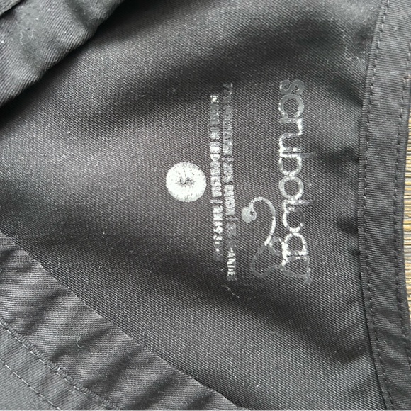 Scrub set bundle - Picture 10 of 11